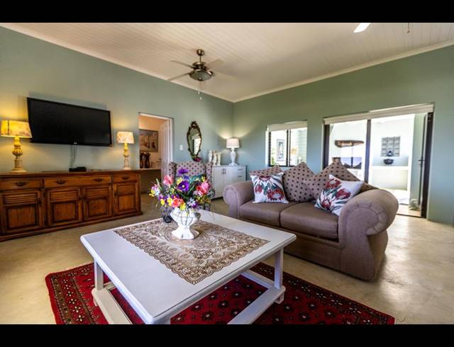 4 BEDROOM HOUSE FOR SALE IN RIEBEEK-KASTEEL